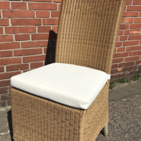 Outdoor Stuhl "Avery" Farbton Natural Honey, mit Teakbeinen