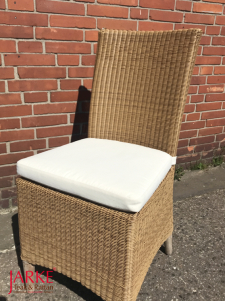 Outdoor Stuhl "Avery" Farbton Natural Honey, mit Teakbeinen