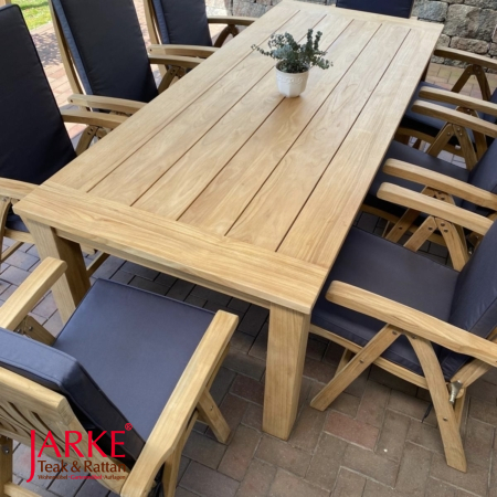 Teak Tisch Gigant in Kombination mit dem Teak Hochlehner "Angulia"
