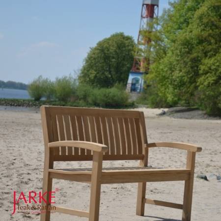 Komfortable Teak Bank Angulia, ergonomische Lattung im Sitz und Rückenfläche