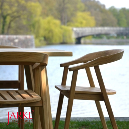 Teak Stuhl "Arvid" mit geschwungener Armlehne, im Scandi Design