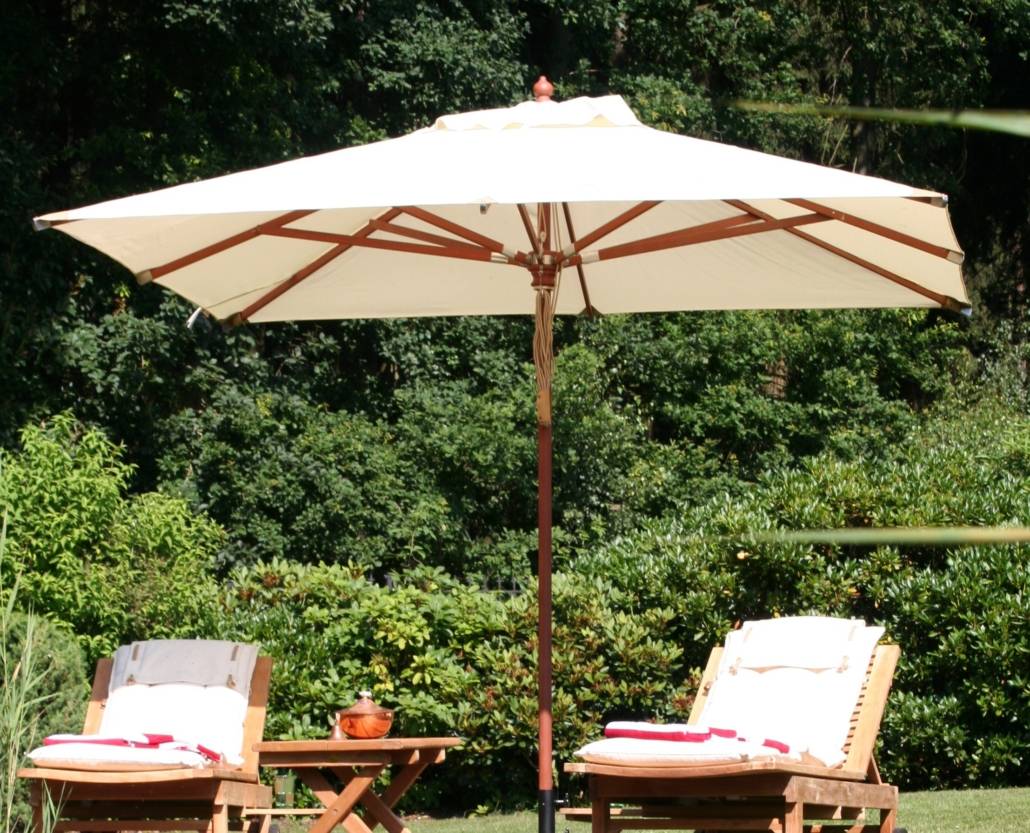 Sonnenschirme, Granitfüsse, Schutzcover bei Jarke Teak Gartenmöbel