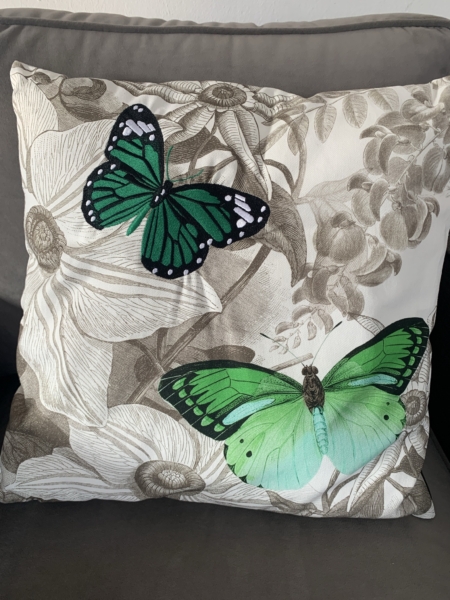 Zierkissen mit dekorativen Schmetterlings-Print & Stickerei