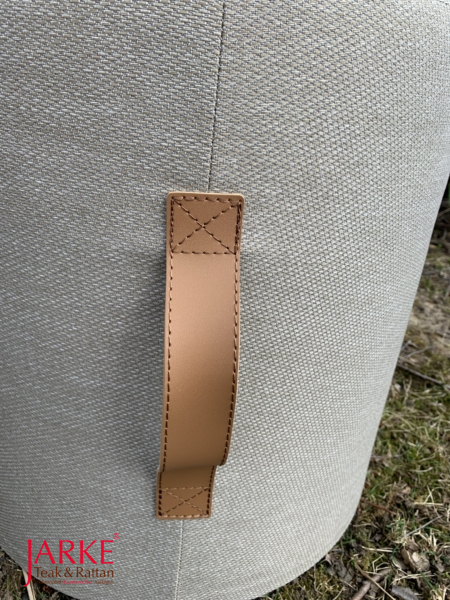 Outdoor Sitzpouf mit Griff aus Kunstleder