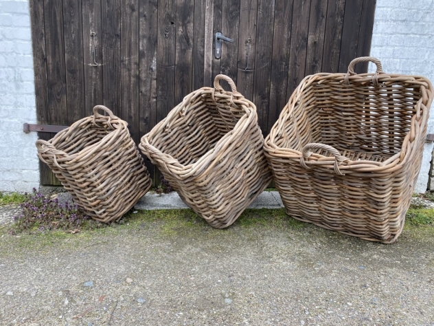 Kubu Rattan Korb, quadratisch. Schön für Kaminholz oder zum Bepflanzen