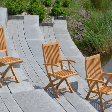 Ergonomischer Teak Hochlehner mit Edelstahlscharnieren