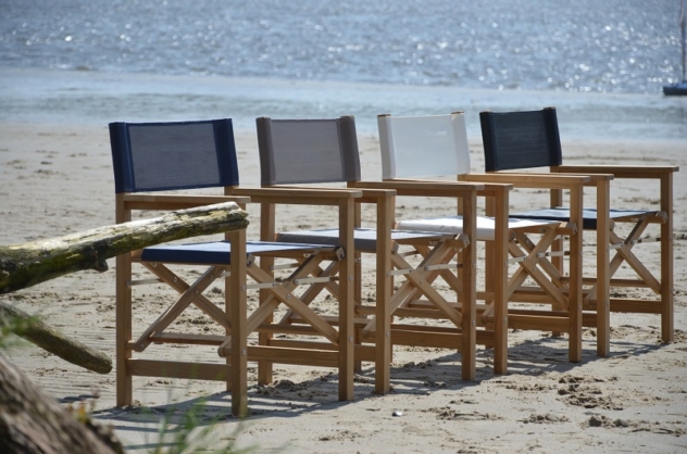 Teak Regiestühle in 4 Farben