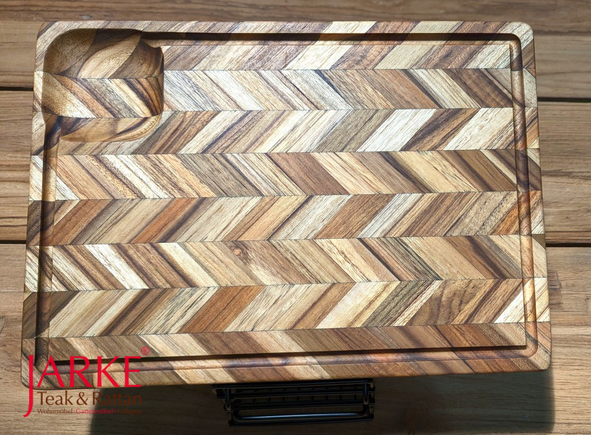 Teak Schneidebrett Freya mit umlaufender Saftrille, 2 Größen