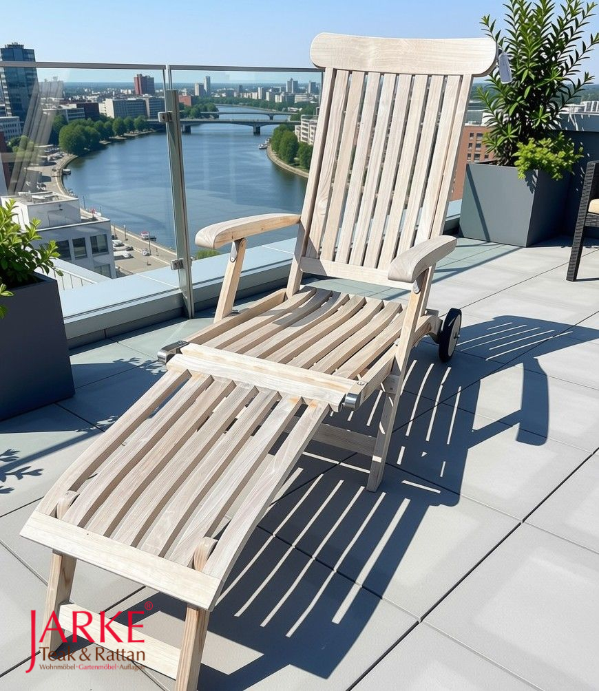 Teak Deckchair mit Patina