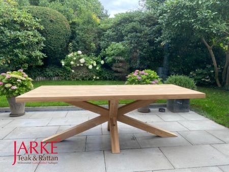 Teak Tisch Ava mit X-Beinen