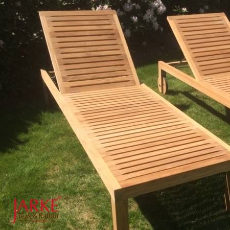 Moderne Teak Liege mit Rädern