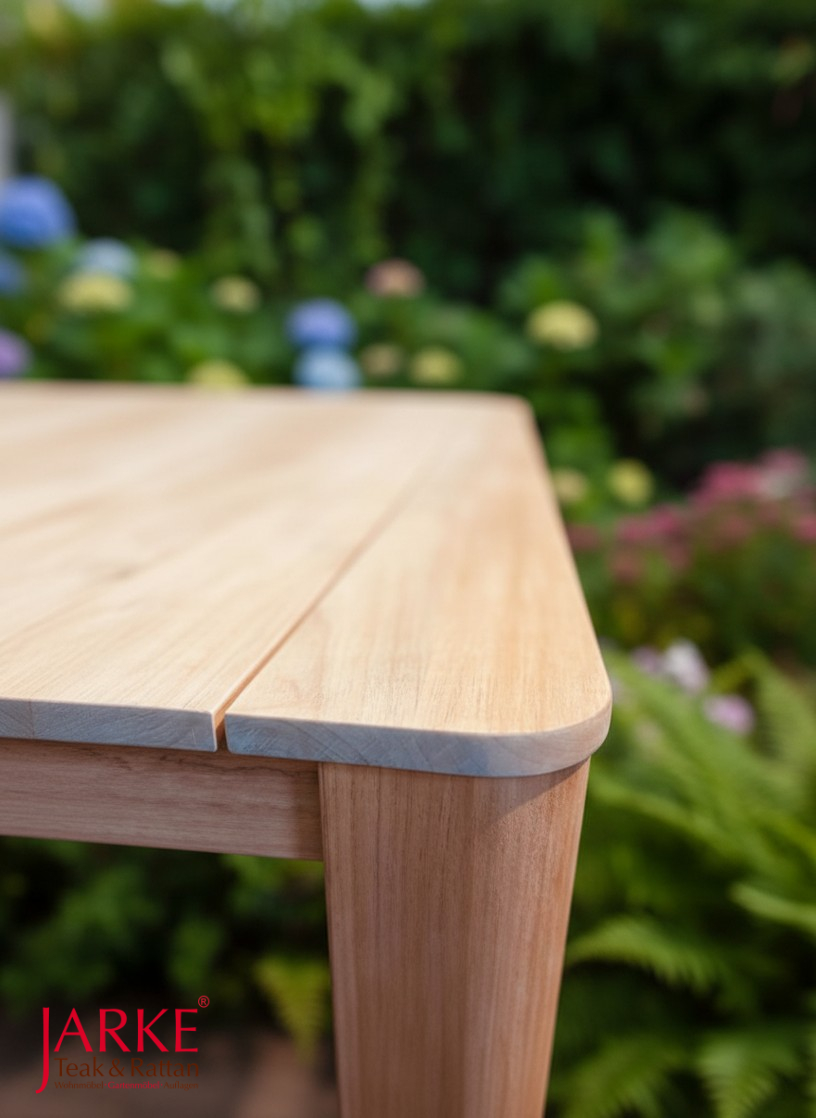 Teak Tisch Caja, mit abgerundeten Beinen von 12 cm
