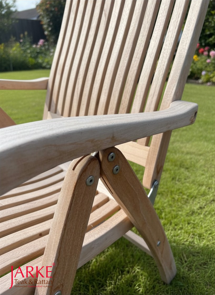 Teak Hochlehner mit Patina, Ausstellungsstück